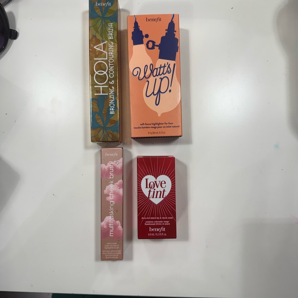 Benefit Cosmetics Makeup & Brush Set